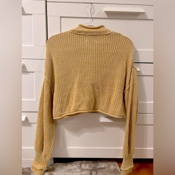 Urban Outfitters Finlay Ribbed Cropped Henley Top - Picture 5 of 5